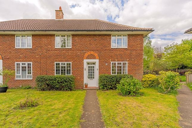 Flat for sale in Gloucester Close, Thames Ditton