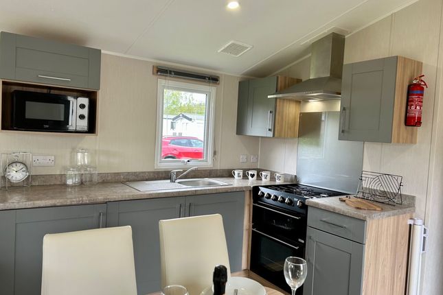 2-bed caravan on Yorkshire Dales Country And Leisure Park, Harmby Rd Harmby, Leyburn, £49,995