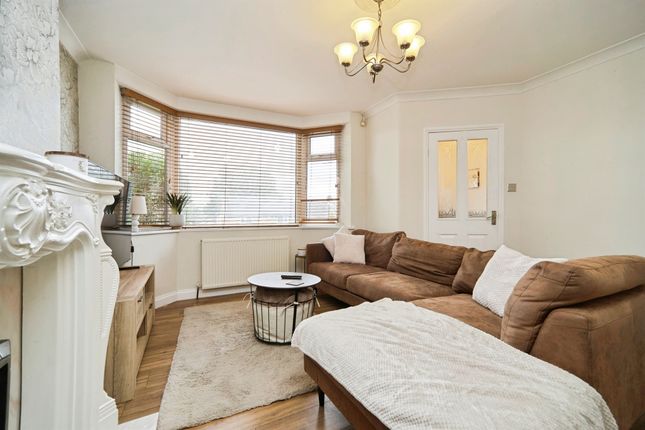 51, Armley Grange Avenue, Leeds photo 4