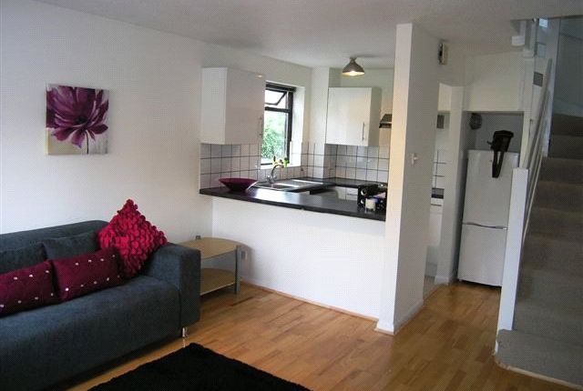 G18JK140810,, Sandbourne Avenue, Merton photo 2