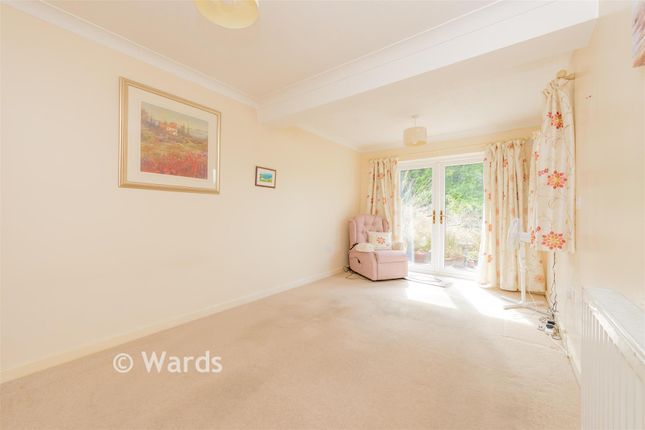 63, Sallows Shaw, Gravesend photo 4