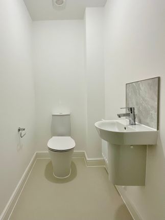 17, Saturn Road, Newport photo 5