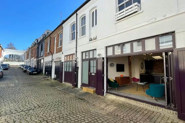 11, Eaton Grove, Hove photo 2
