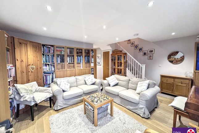 28, 28 Calvert Way, Keswick photo 2