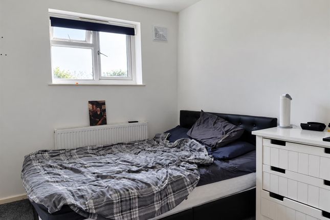 27, Porchester Close, Hartley photo 5