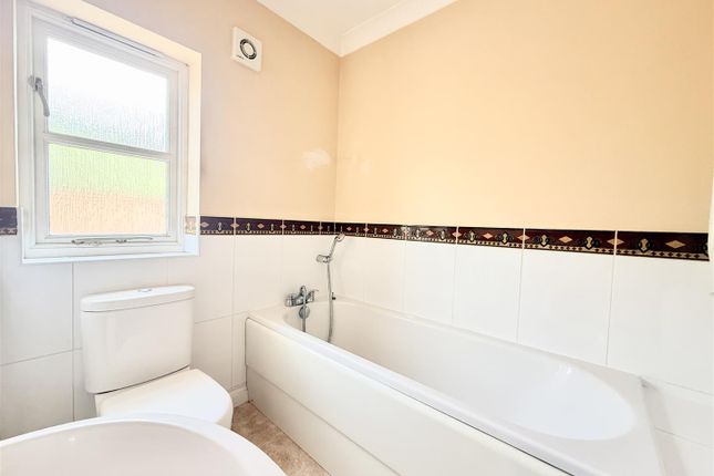 19, Avenue Road, Wymondham photo 4