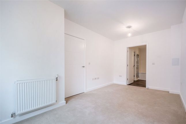 Flat for sale in Sumner Road, London