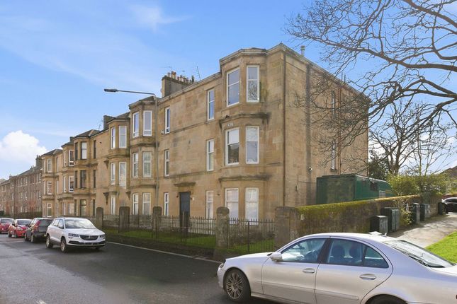 3-bed flat on 2/1 26 Barterholm Road, Paisley, £112,500