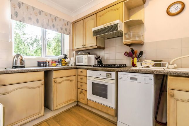Flat 15,, Silvermere Court, Purley photo 2