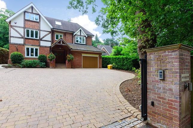Thumbnail Detached house to rent in Bagshot Road, Ascot