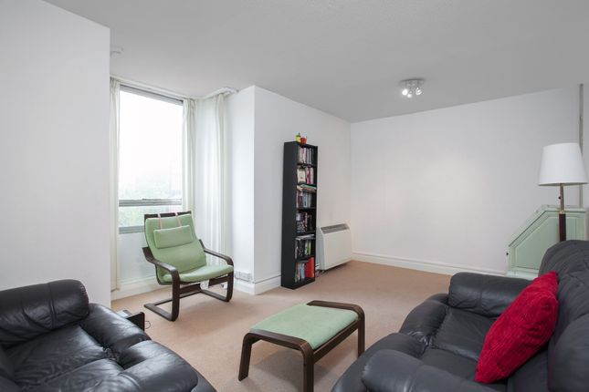 Flat 16, Osprey Heights, London photo 3