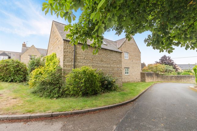 4, Maltings Court, Corby photo 4