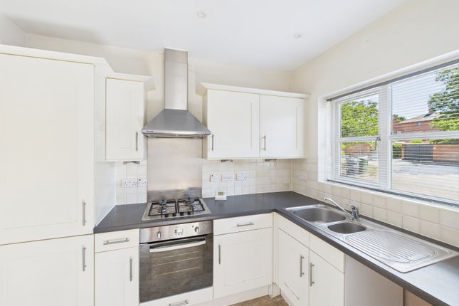 8 Lesser Horseshoe Close, Fareham photo 3