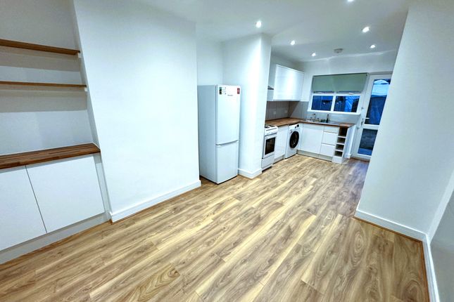 6, Elmstead Road, Ilford photo 2