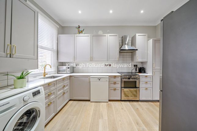Flat B, 59, Fortis Green, London photo 3