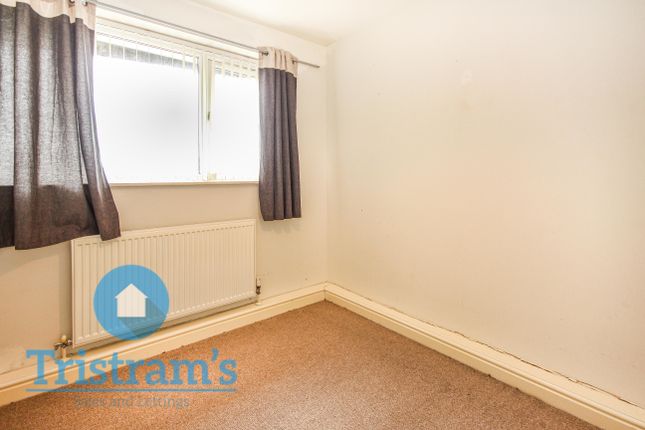 Flat to rent in Chesterfield Court, Gedling, Nottingham