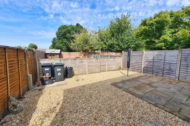 16, Bowater Way, Southampton photo 2