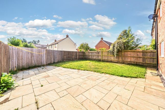 21, Batchelor Way, Salisbury photo 4