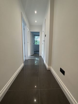 Flat 9, Hill Court, London photo 3