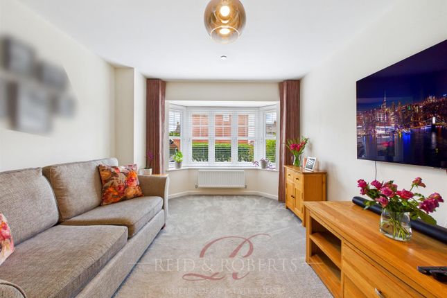 24, Hill Field Gardens, Wrexham photo 2