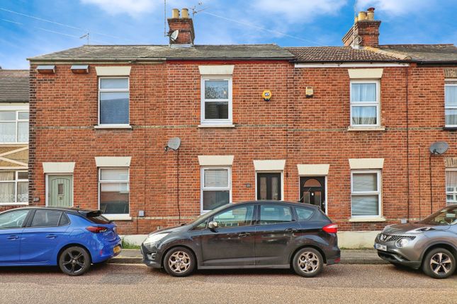 Thumbnail Terraced house for sale in Crompton Street, Chelmsford