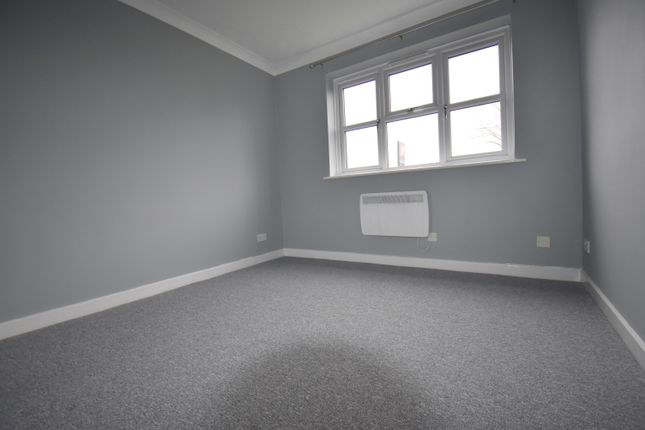 Flat 7, Oakwood Court, Lawn Close, Swanley photo 4