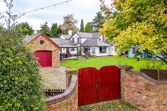 Thumbnail Cottage for sale in Post Office Lane, Norley, Frodsham