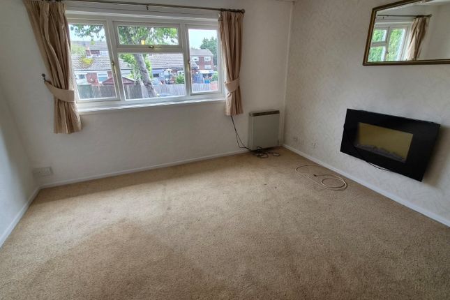 4, Worcester Close, Staffordshire photo 3