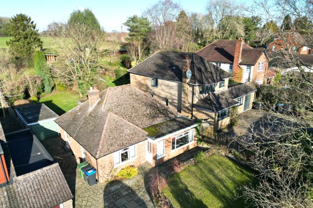 Bungalow for sale in Chipperfield Road, Kings Langley, Hertfordshire