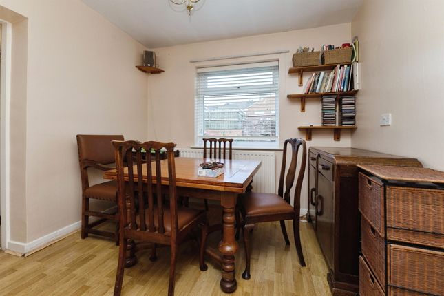 72, Mayfield Road, Middlesbrough photo 4