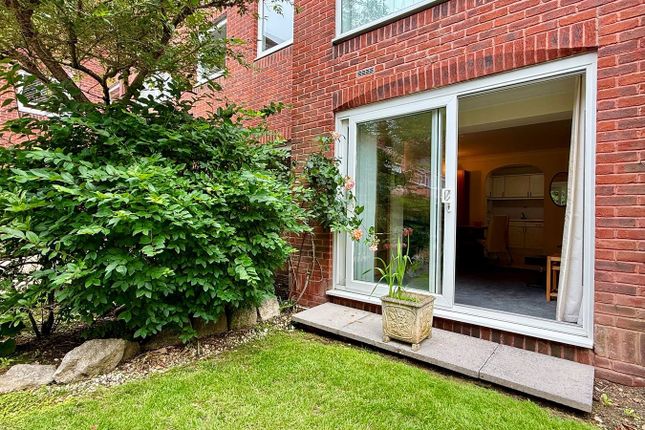 Flat 53, Chartcombe 162-164 Canford Cliffs Road, Canford Cliffs photo 4