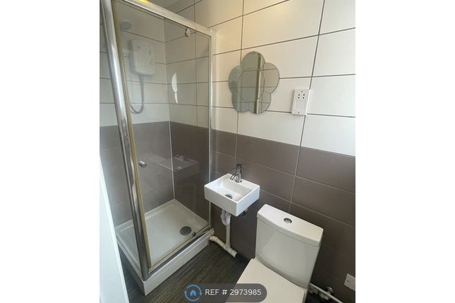 Broadwater Crescent, Stevenage photo 4