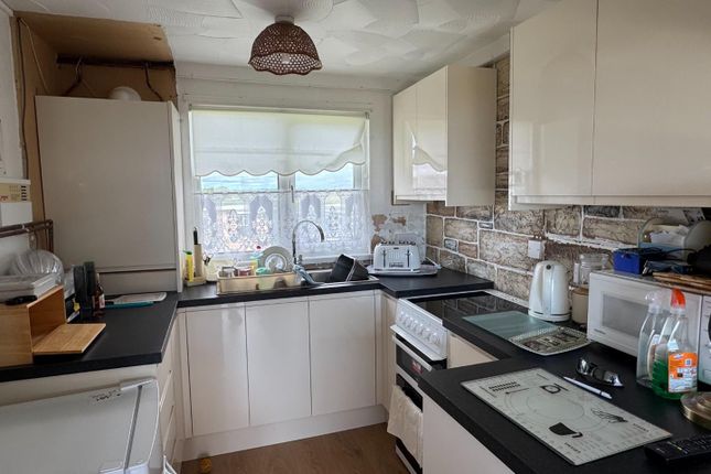 63 Lavernock Point, Fort Road, Lavernock photo 4