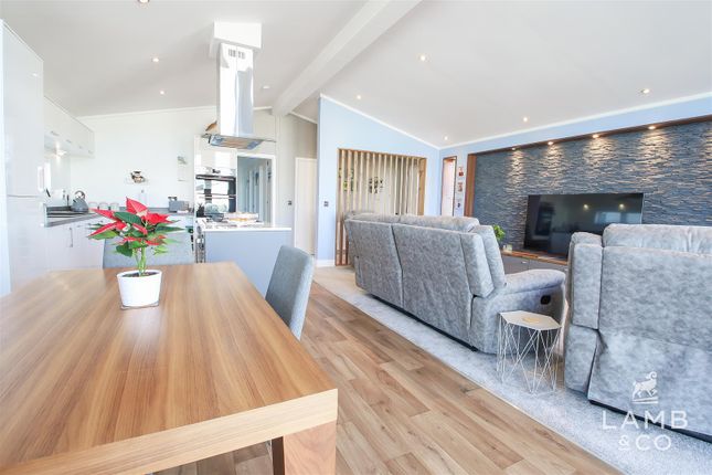 Seven Acres, 1 Birch Way, St. Johns Road, Clacton-On-Sea photo 3