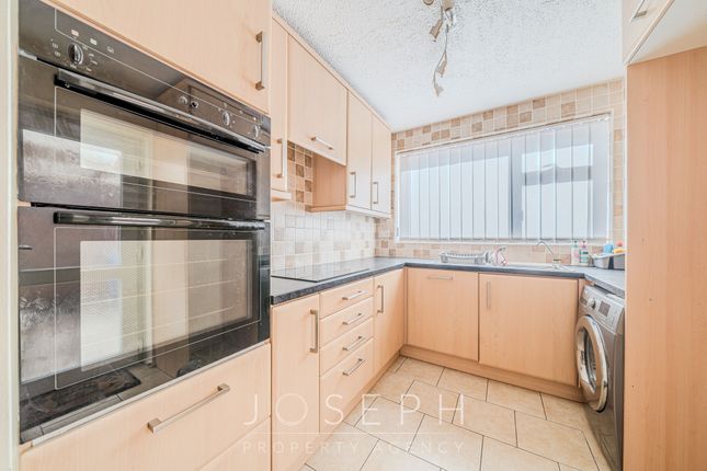 16 Aldercroft Close, Ipswich photo 2