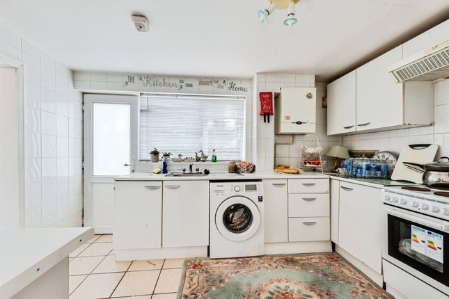 31, Blay Close, Oxford photo 2
