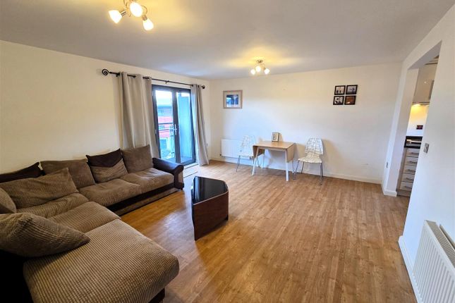 47, St. Stephens Court, Swansea photo 2