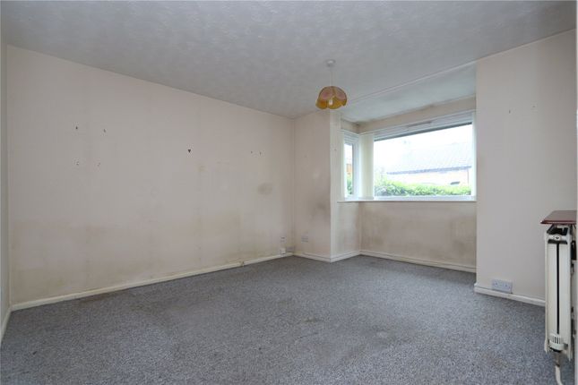 7, Coleshill Place, Bradwell Common photo 3