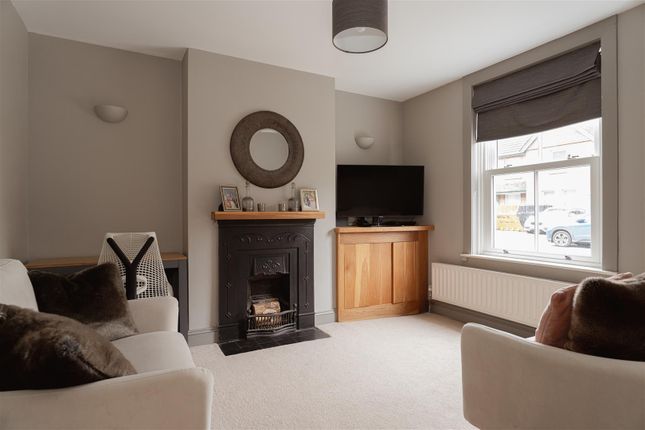 41, Trindles Road, Redhill photo 4