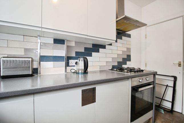 17, Copperfield Grove, Leeds photo 4