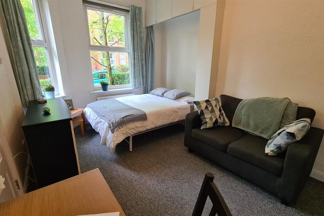 Flat 1, 5, Chatham Grove, Manchester photo 4