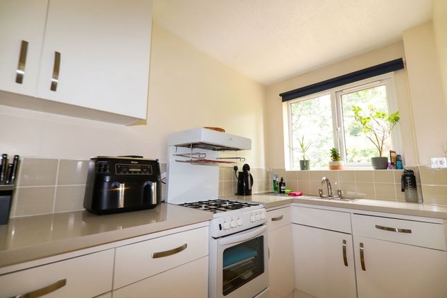 28 Mead Place Berry Lane, Rickmansworth photo 4