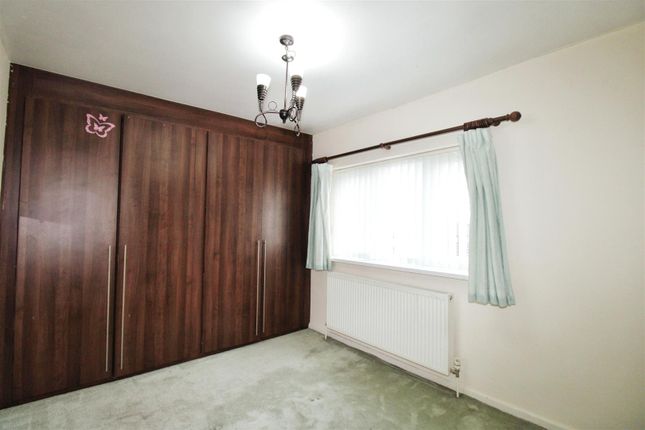 Semi-detached house to rent in Grove House Road, Bradford