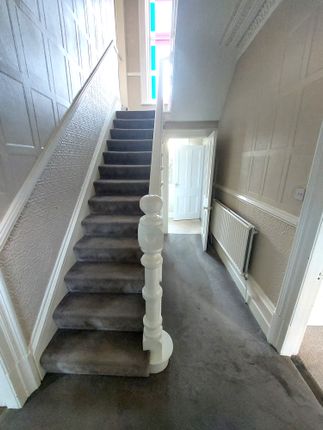 56, Lister Avenue, Bradford photo 4
