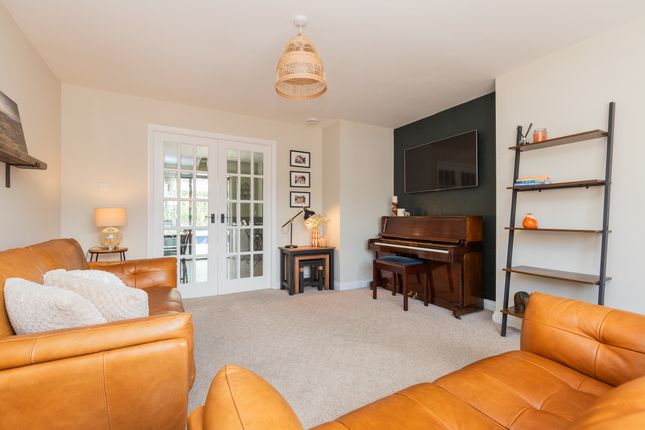 27 Amochrie Glen, Paisley photo 4