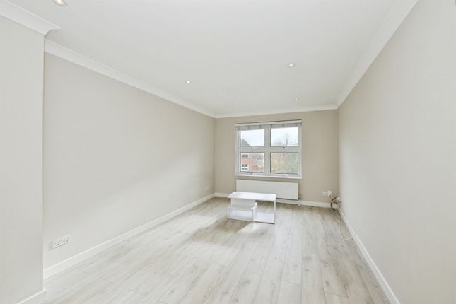63, Athelstan Walk South, WELWYN GARDEN CITY photo 2