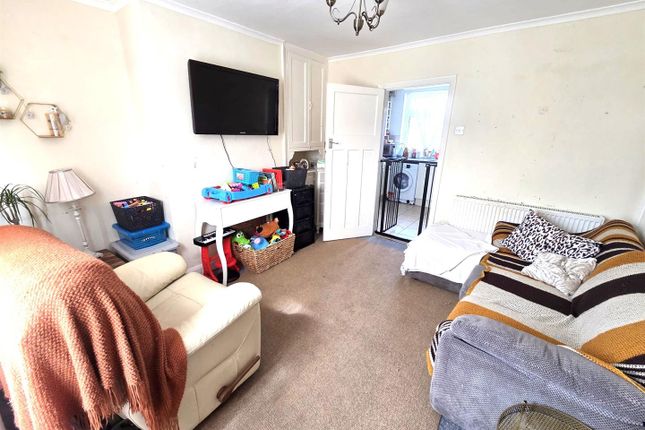 19, Grange Road, Retford photo 2