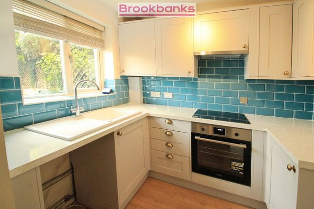 20, Moss Way, Dartford photo 5