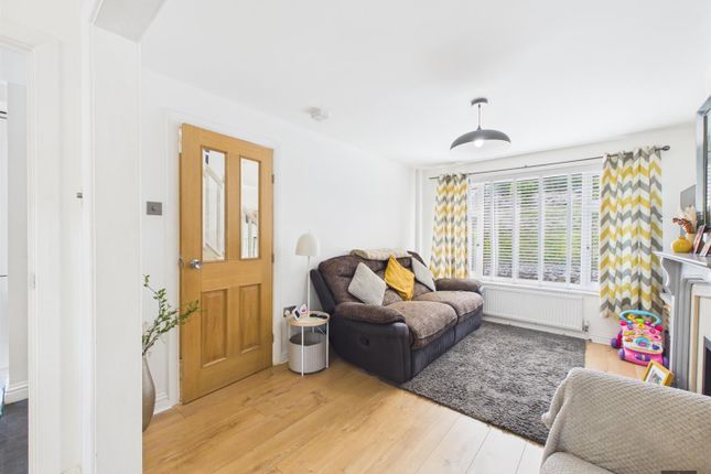 1, Grainger Close, Exeter photo 4