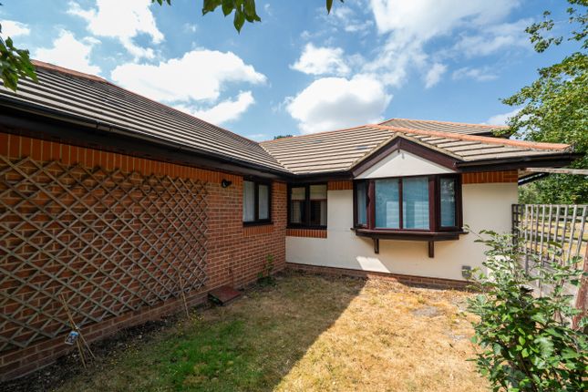1-bed house on 9, Blue Pryor Court, Fleet, £190,000